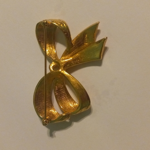 Gold broach pin - Picture 2 of 4